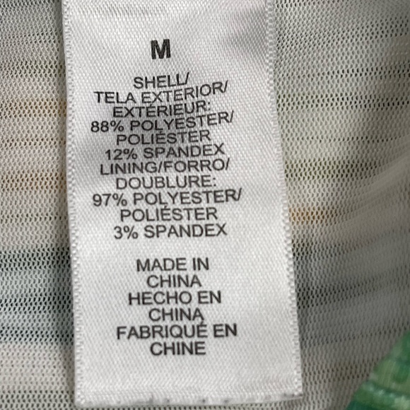 Alfred Dunner Embellished Short Sleeve Shirt Medium - Picture 11 of 11